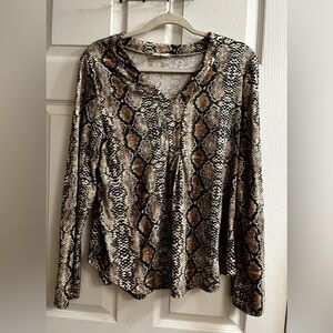 ENTRO~Snakeskin Pattern Blouse in Black and Brown~S